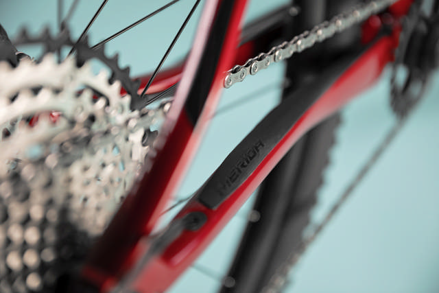 SPEEDER 200 MAT SORT/SØLV XS 47CM