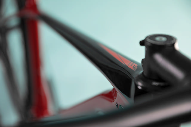 SPEEDER 200 MAT SORT/SØLV XS 47CM